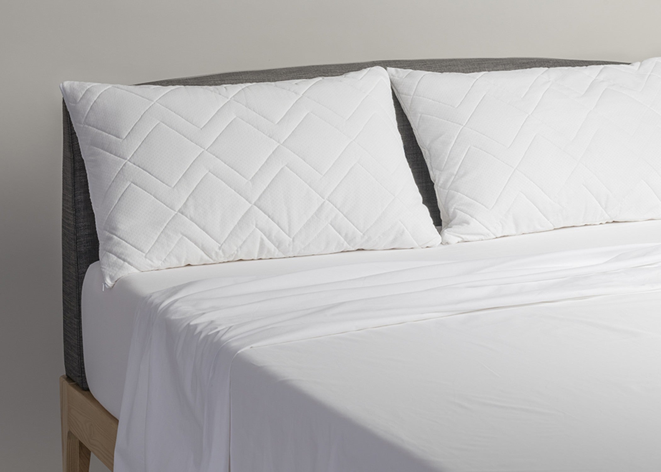 Velfont "Igloo" Quilted Pillow Protector