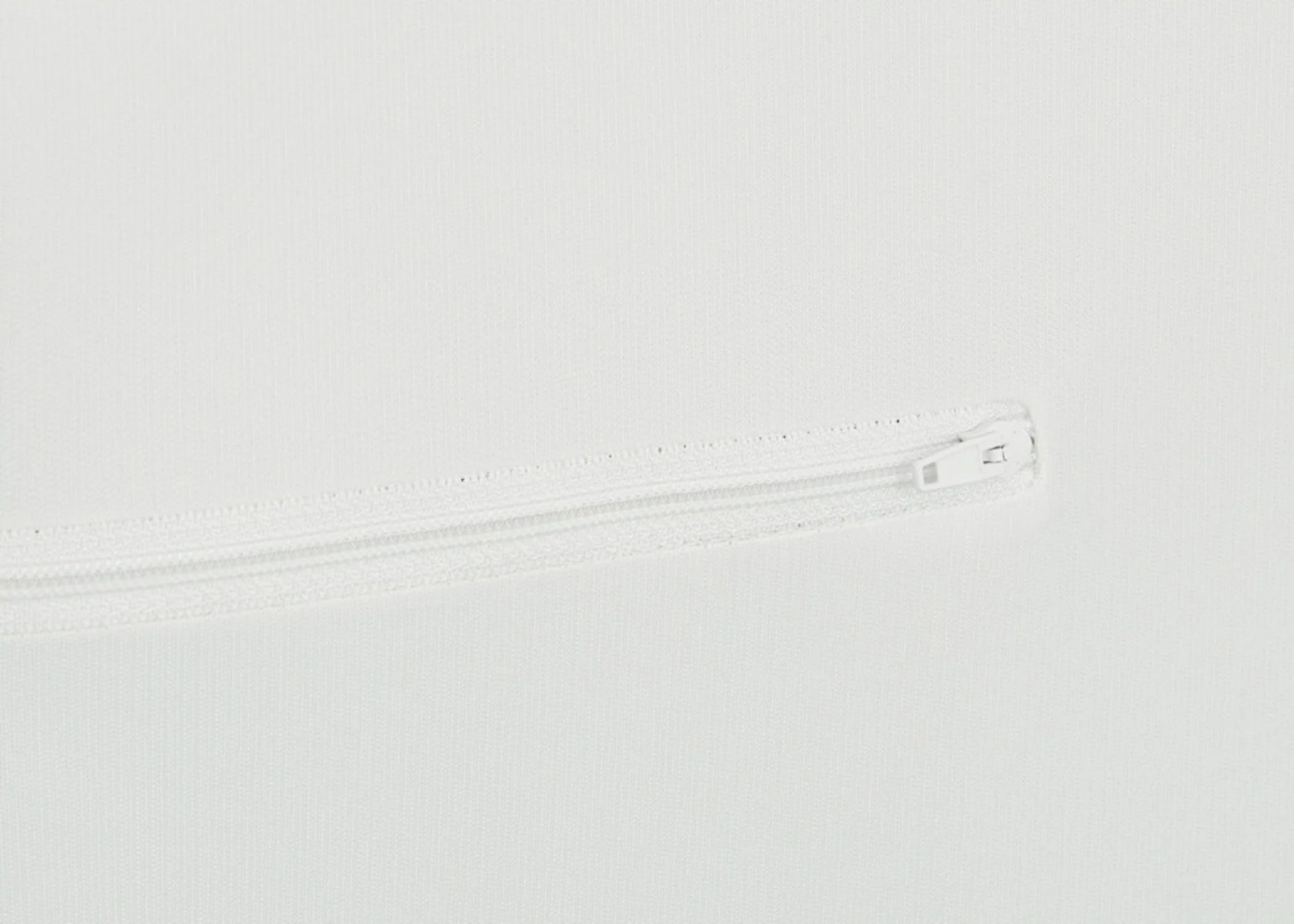 Velfont "Anti-bedbug" Mattress Protector in White