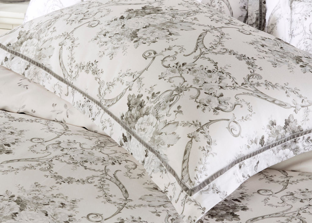 Christy "Paris" Bedspread Sets in Silver
