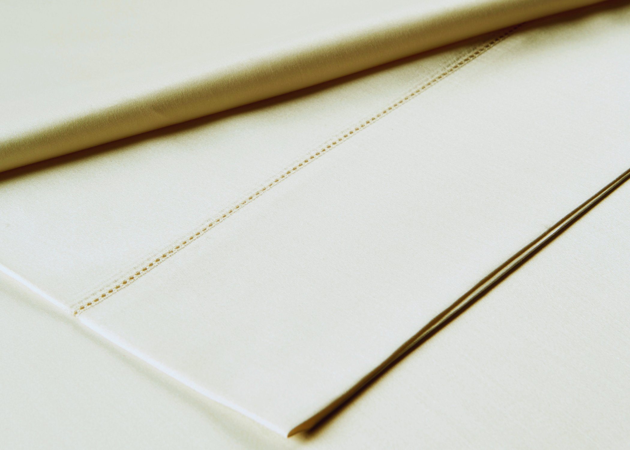 Christy Premium "900 Thread Count Picot" Bed Linen in Cream