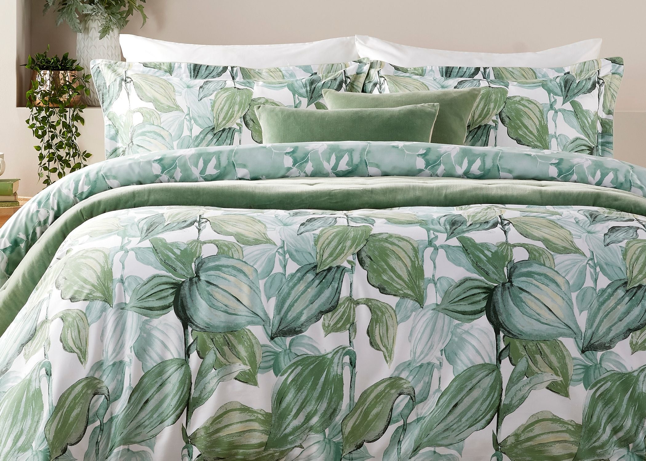 Christy "Hartley" Comforter & Sheet Sets in Jade (Green)