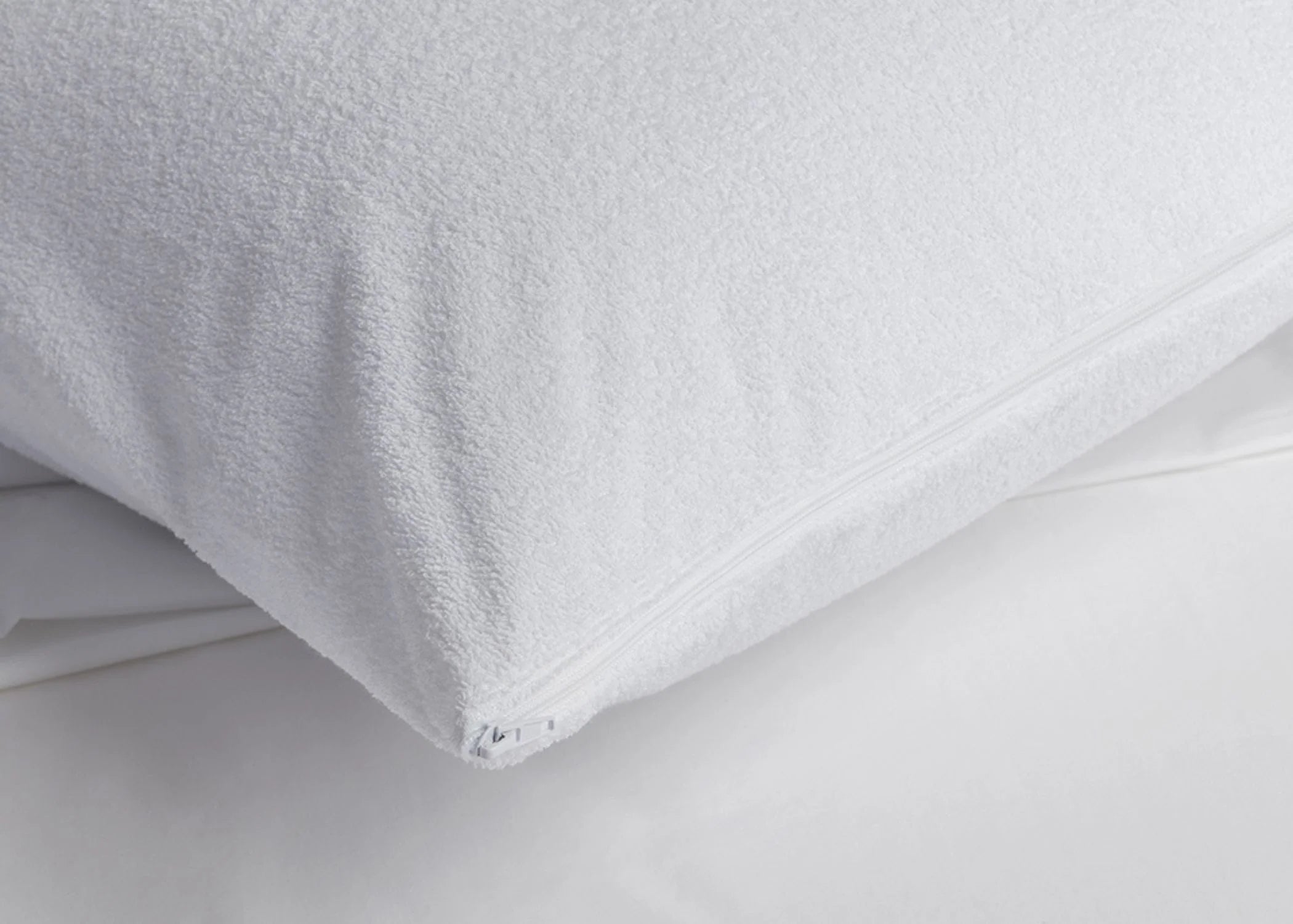 Velfont "Babylon" Pillow Protector in White