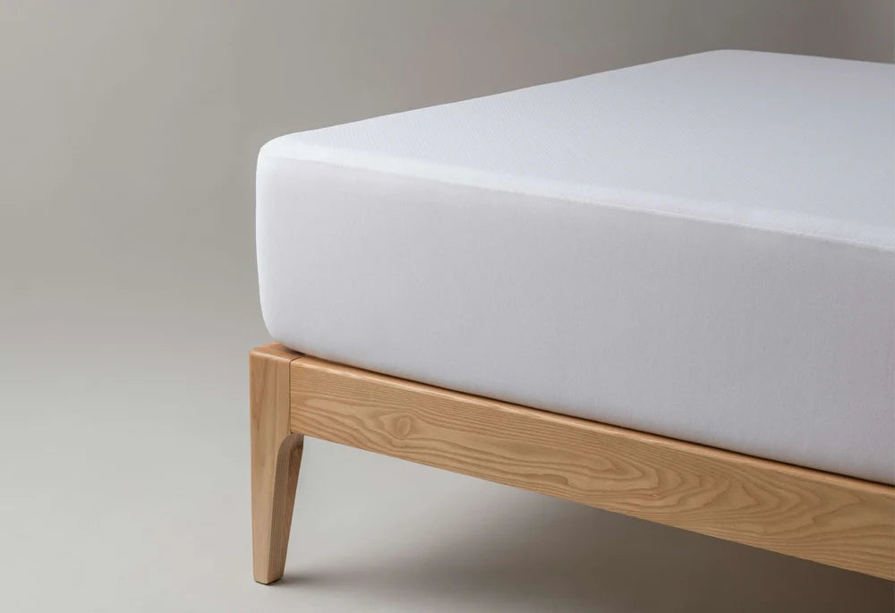 Velfont "Alaska" 100% Thermo-regulating Mattress Protector in White