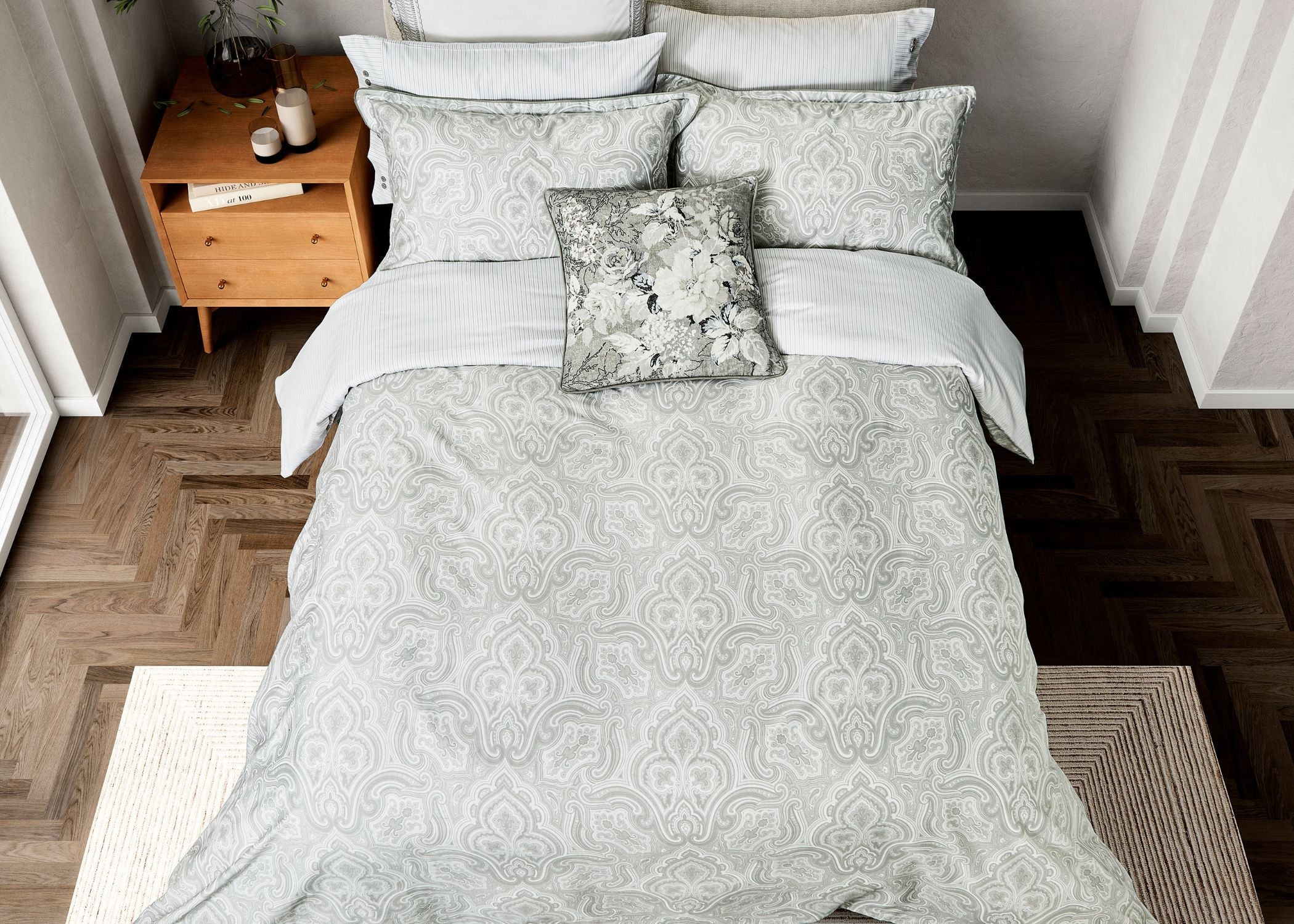 Bedeck of Belfast "Amalia" Duvet Cover and Oxford Pillowcase in Silver/White
