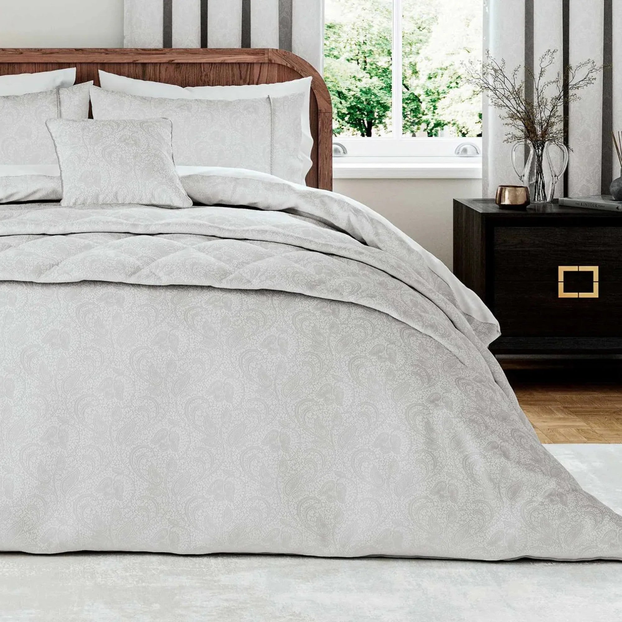 Bedeck of Belfast "Ashleigh" Duvet Cover and Oxford Pillowcase in Platinum