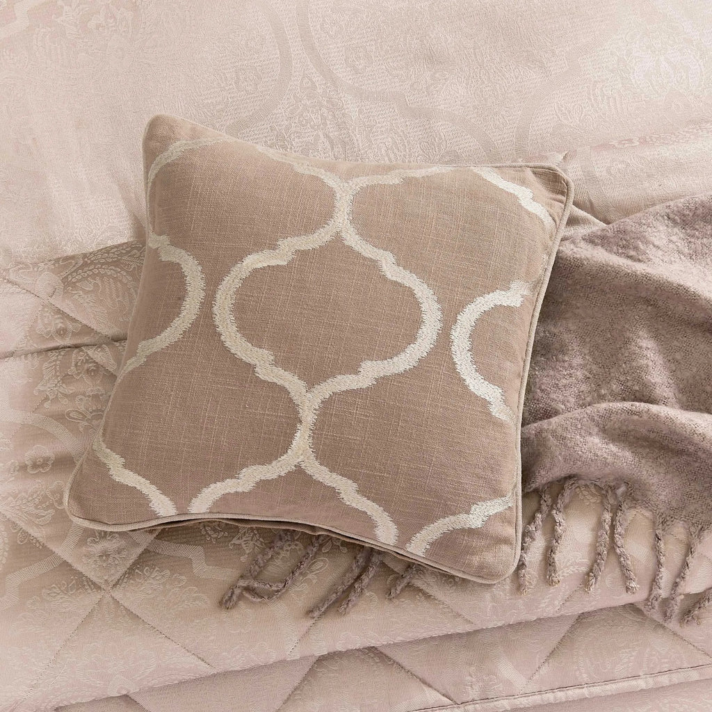 Reza Duvet Cover Set in Tuberose