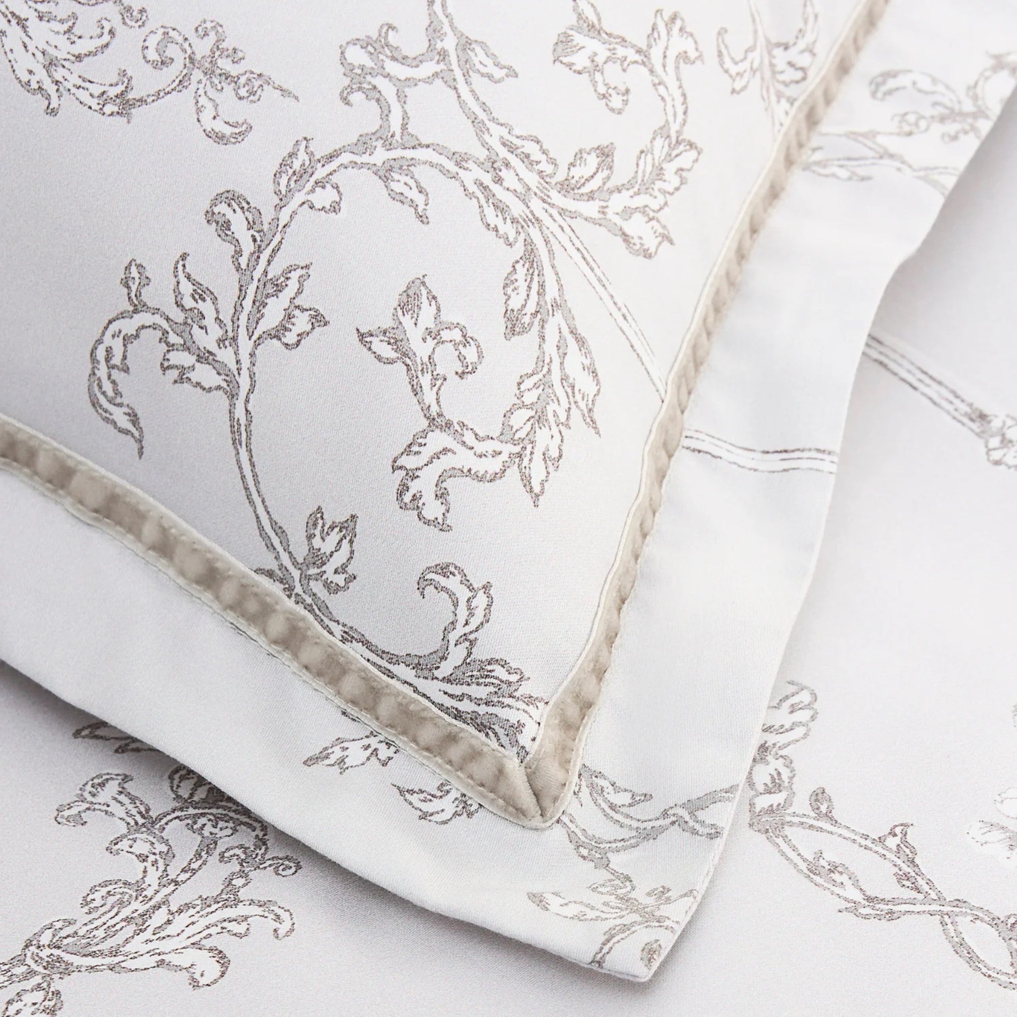 Christy "Ambroise Oyster" Duvet Cover Set in Cream / Silver