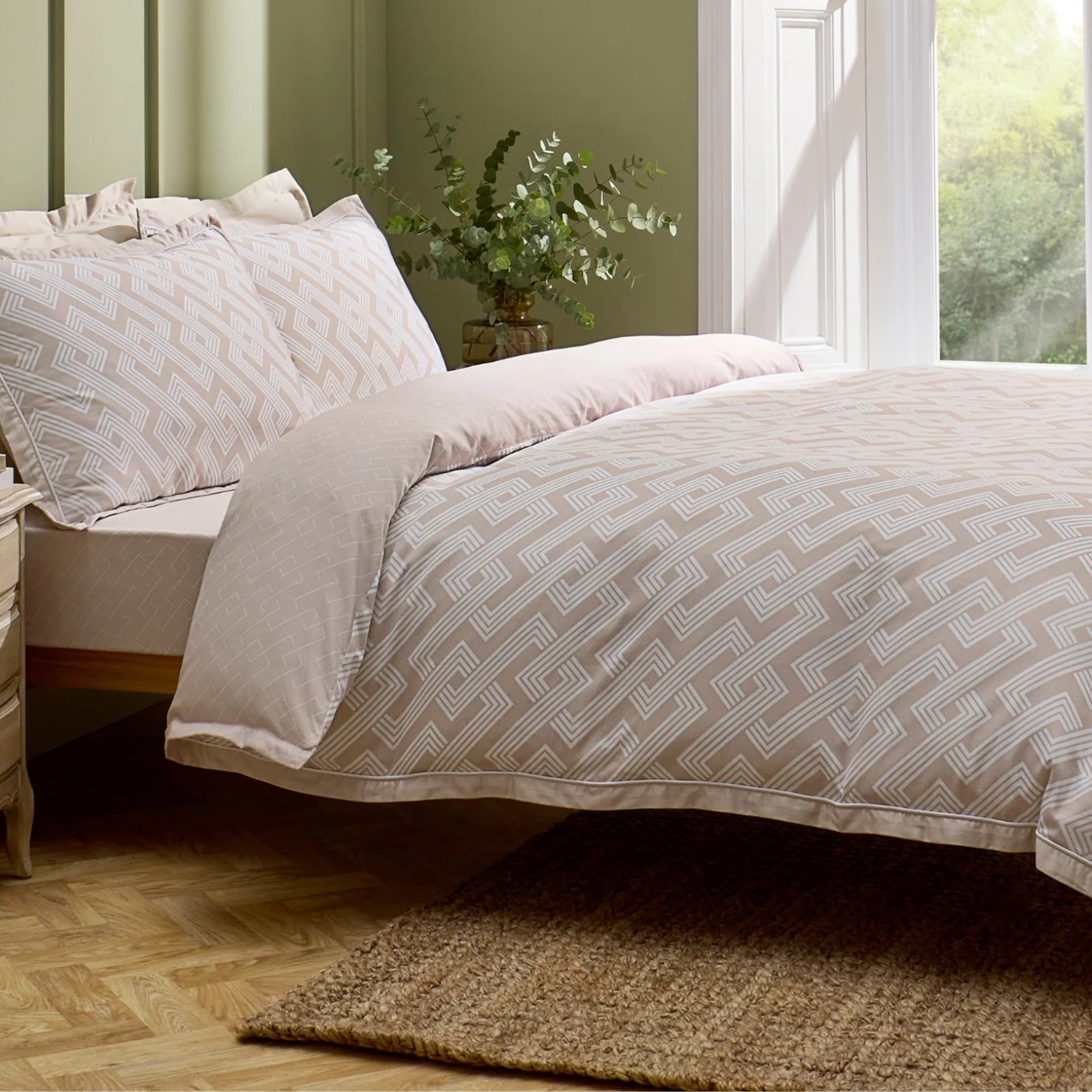 Christy "Groove" Geometric Duvet Cover Set in Gold