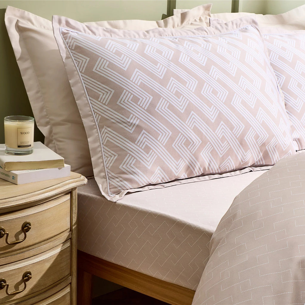 Christy "Groove" Geometric Duvet Cover Set in Gold