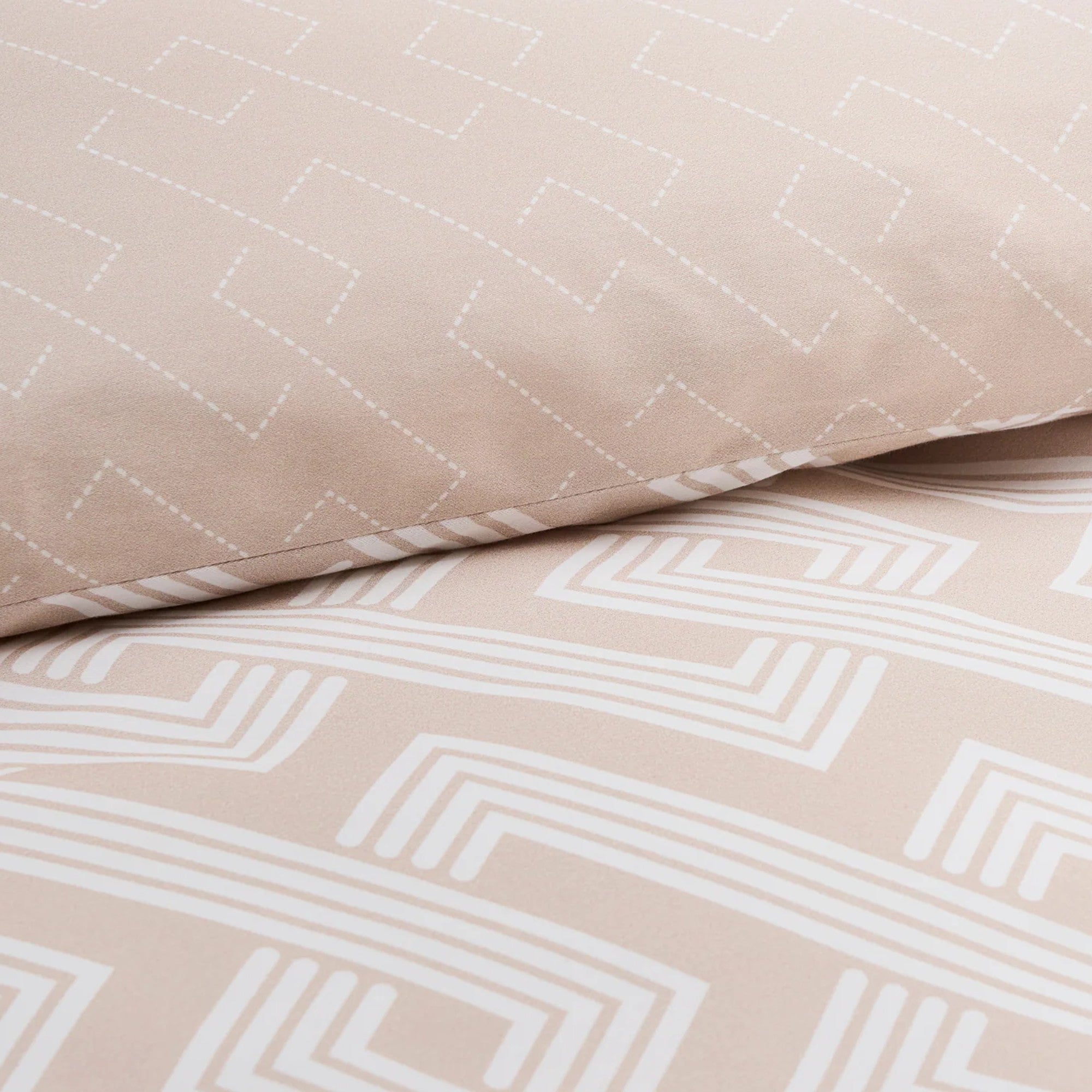 Christy "Groove" Geometric Duvet Cover Set in Gold