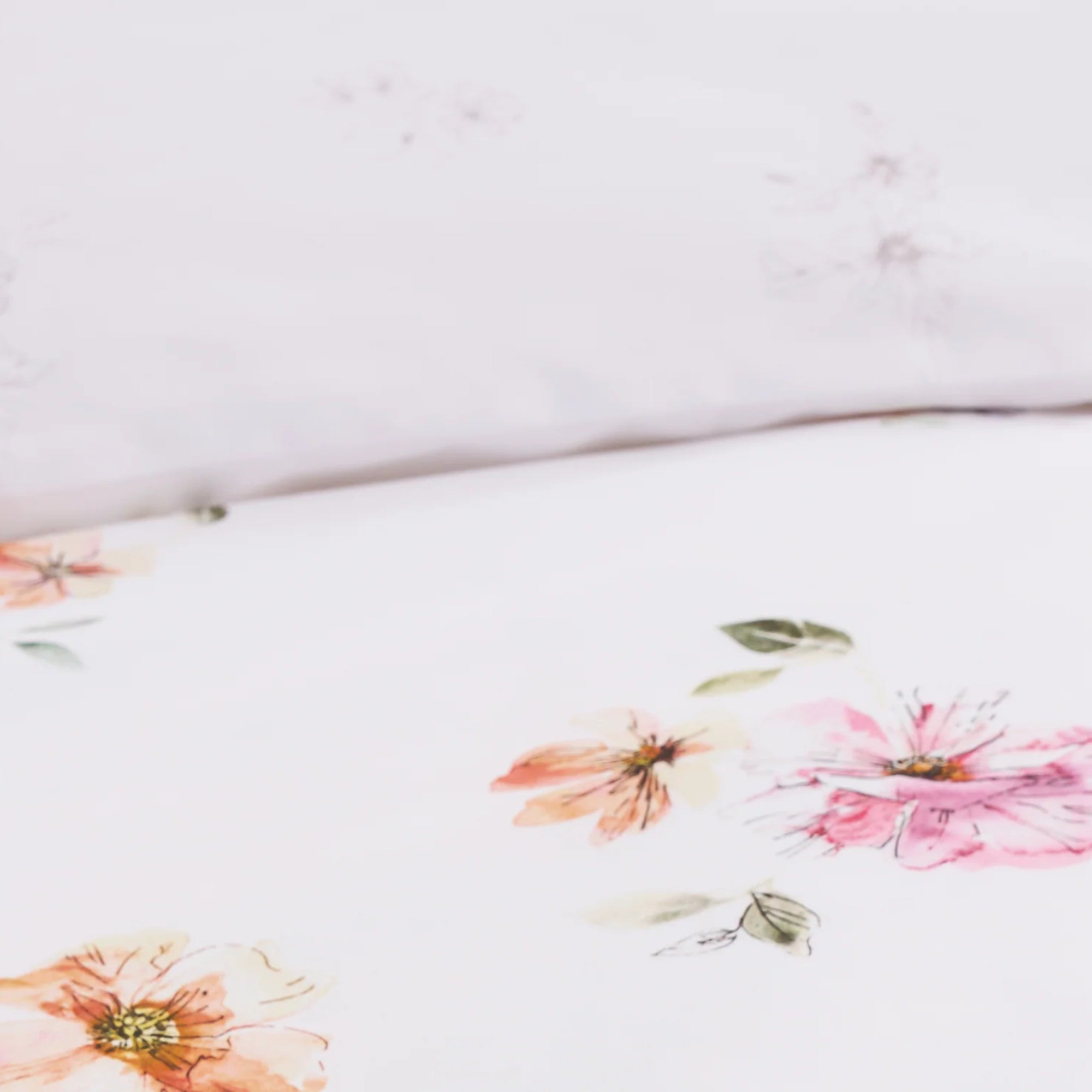 Arabella Bedspread & Pair Pillow sham Quilted in Multi