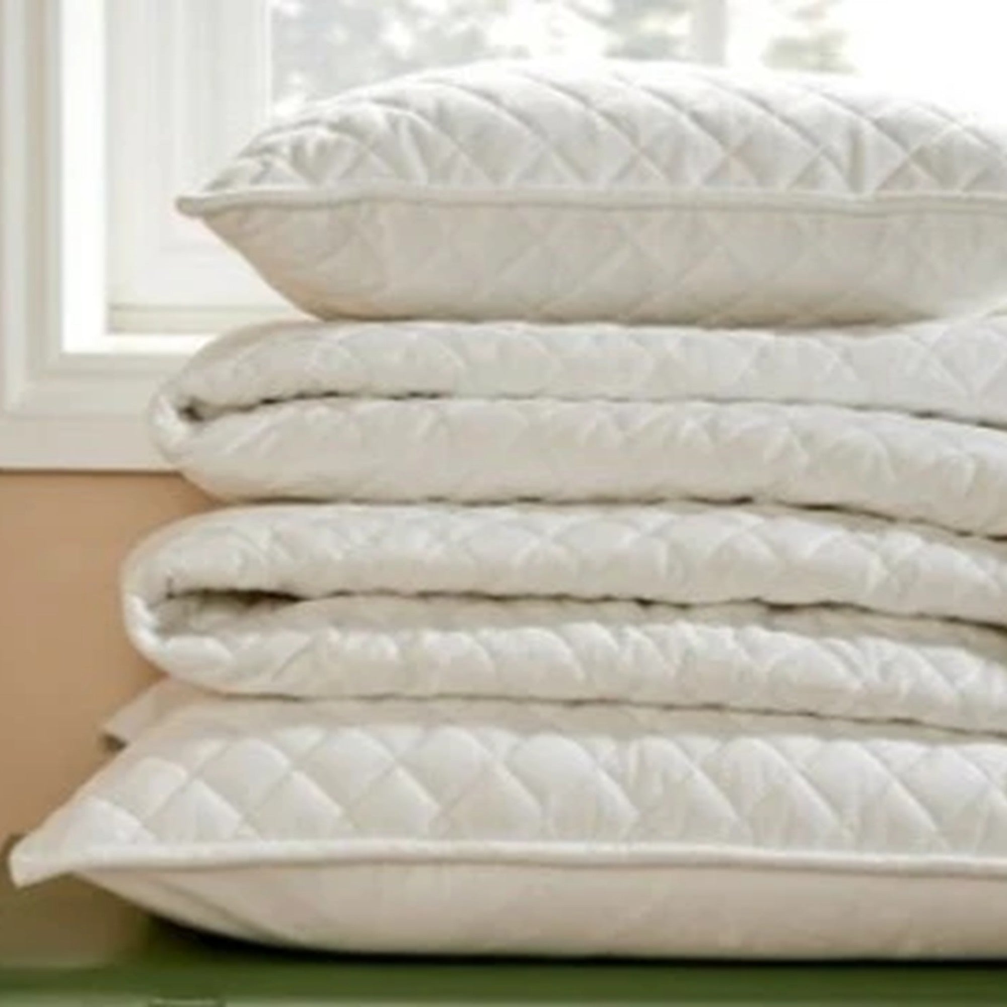 Christy "Edmonton" Velvet Accessories in White