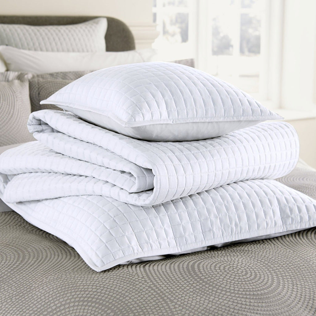 Metropolitan Throws, Shams and Cushion in White