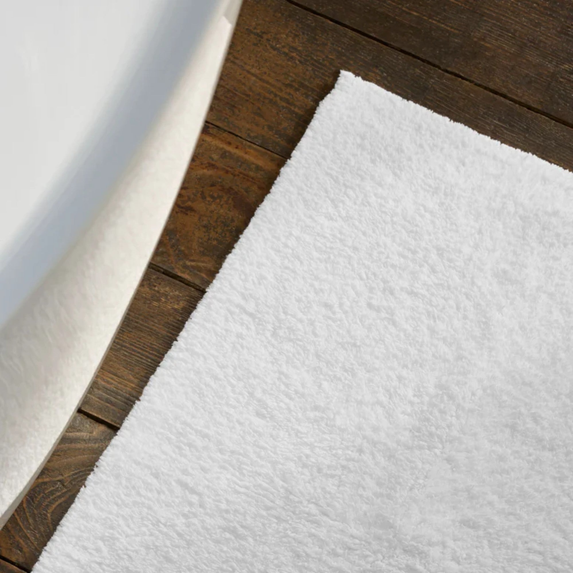Reversible Bath Rug in White