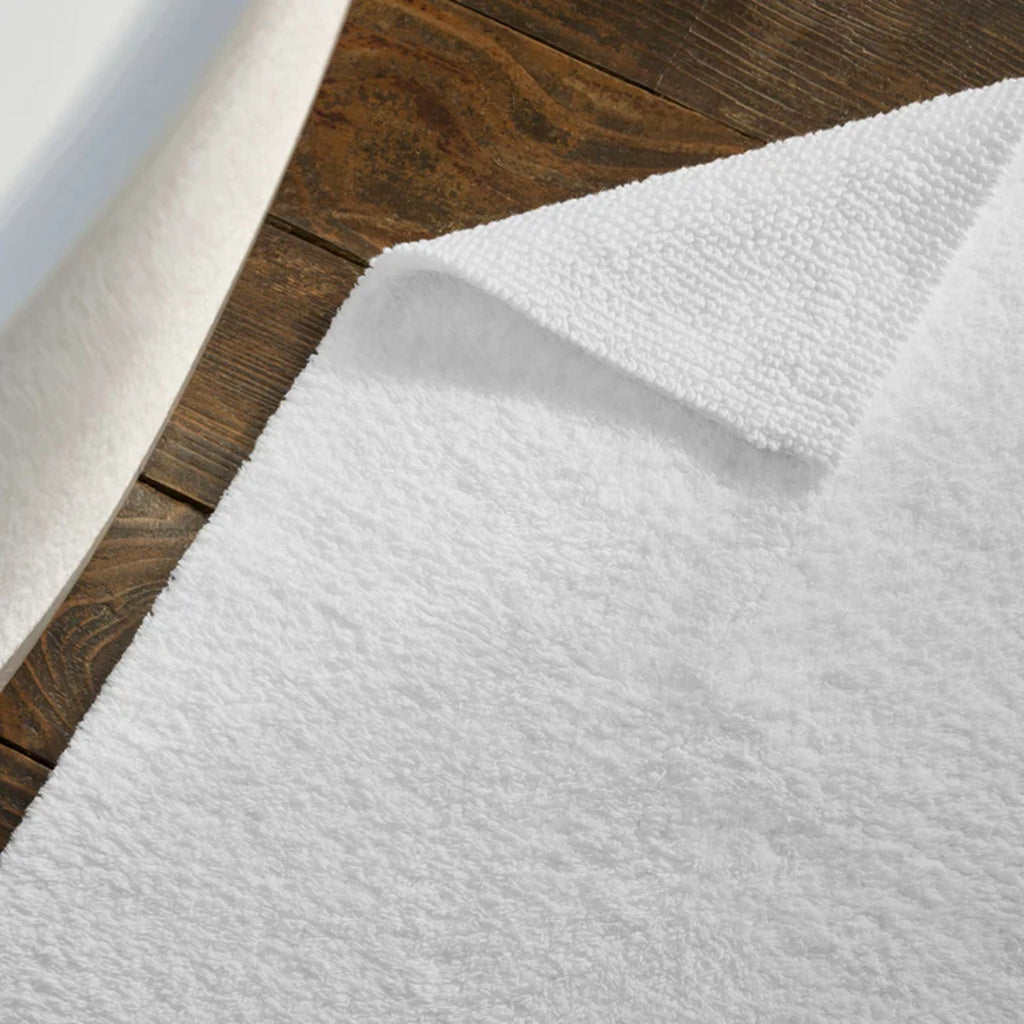 Reversible Bath Rug in White