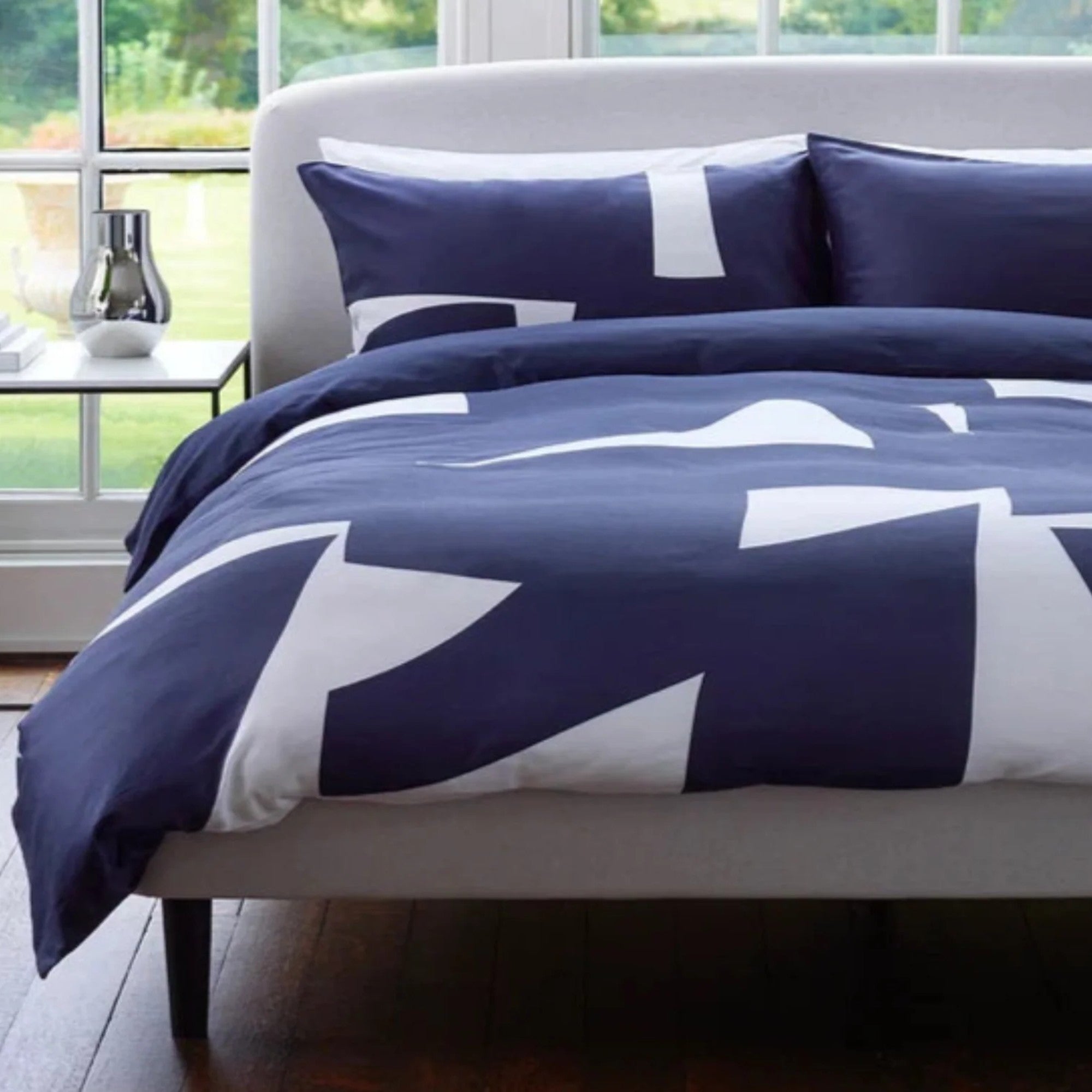 Jasper Conran "Graphic Print" 300TC Duvet Cover Set in Mid Blue