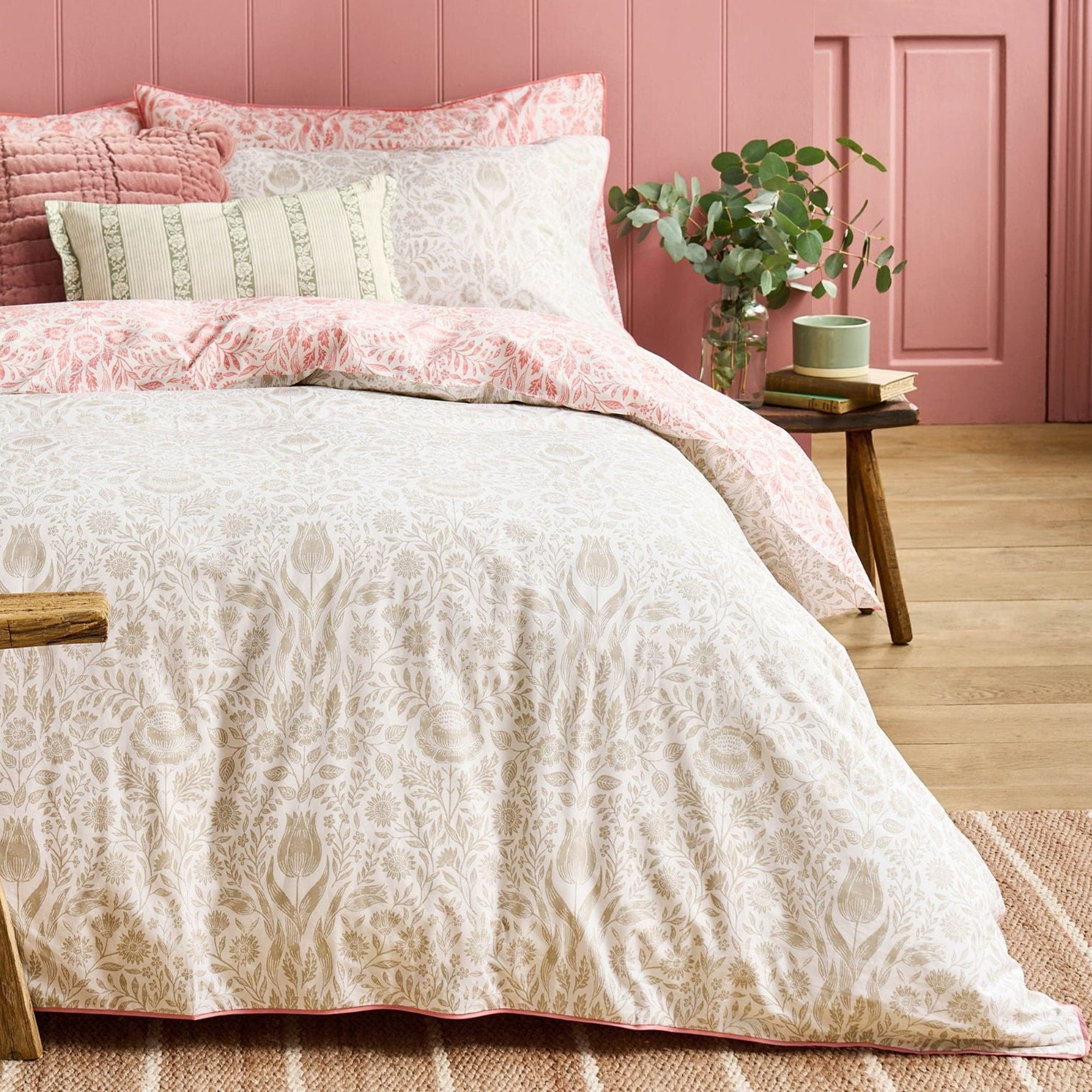 Ashstead Damask Duvet Cover Set in Natural Coral