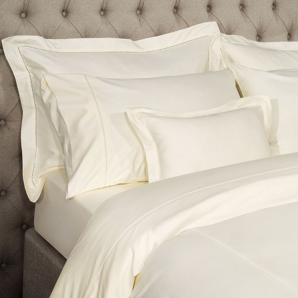 900 TC Luxe Touch Flat Sheet in Cream