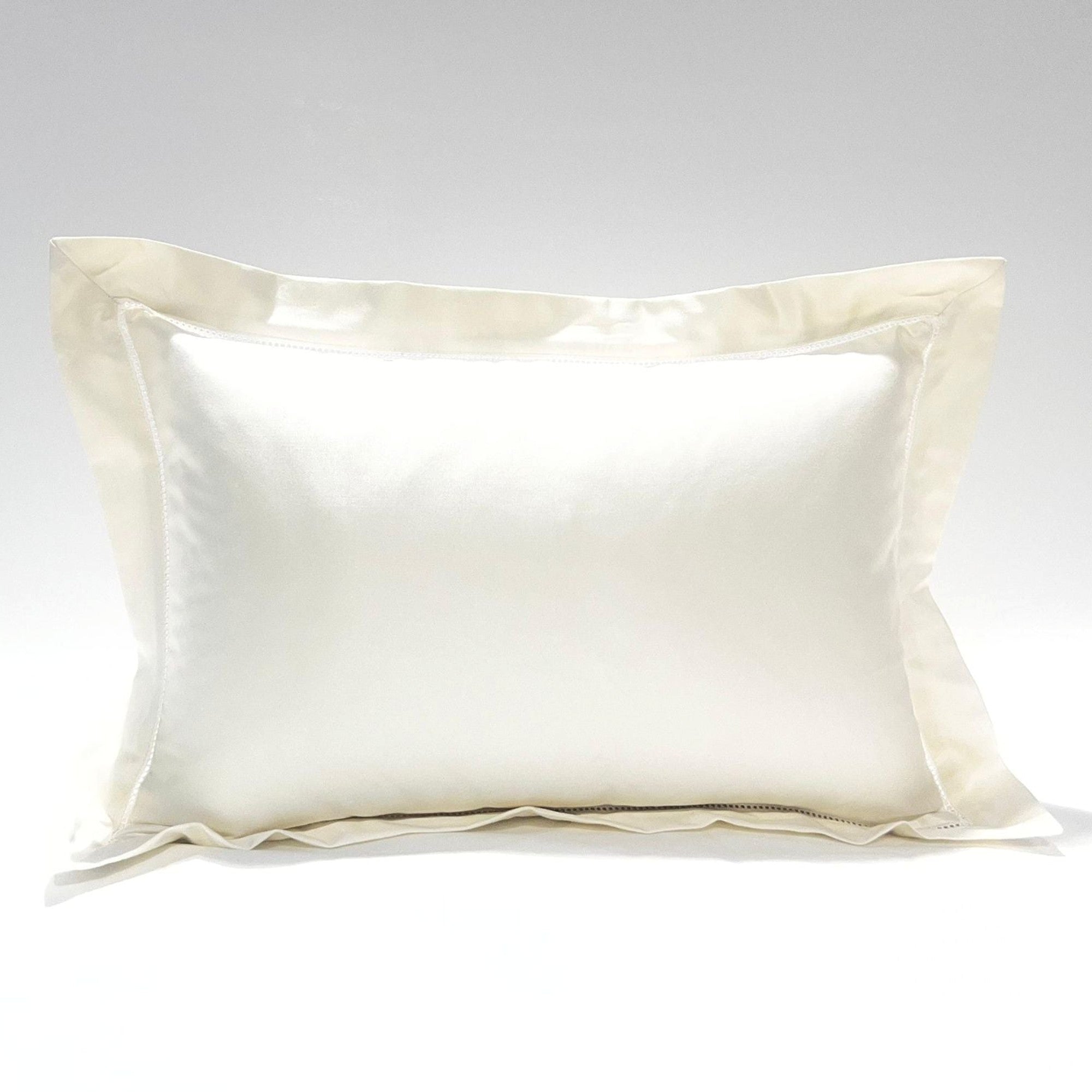900 TC Luxe Touch Flat Sheet in Cream