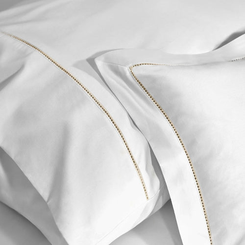 900 TC Luxe Touch Duvet Cover in White and Gold