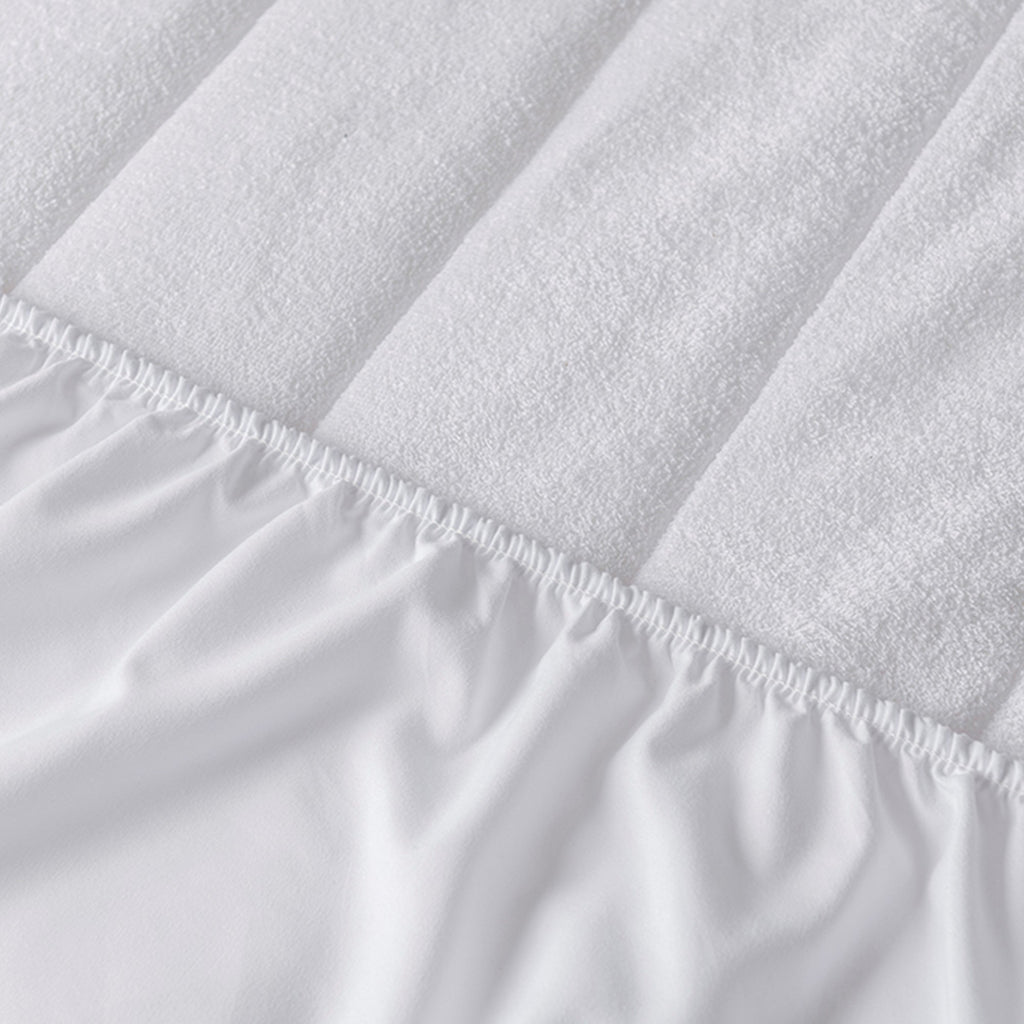 Motion Reversible Quilted Mattress Protector in White