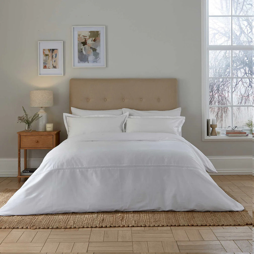 Murmur Efa Duvet Cover Set in White