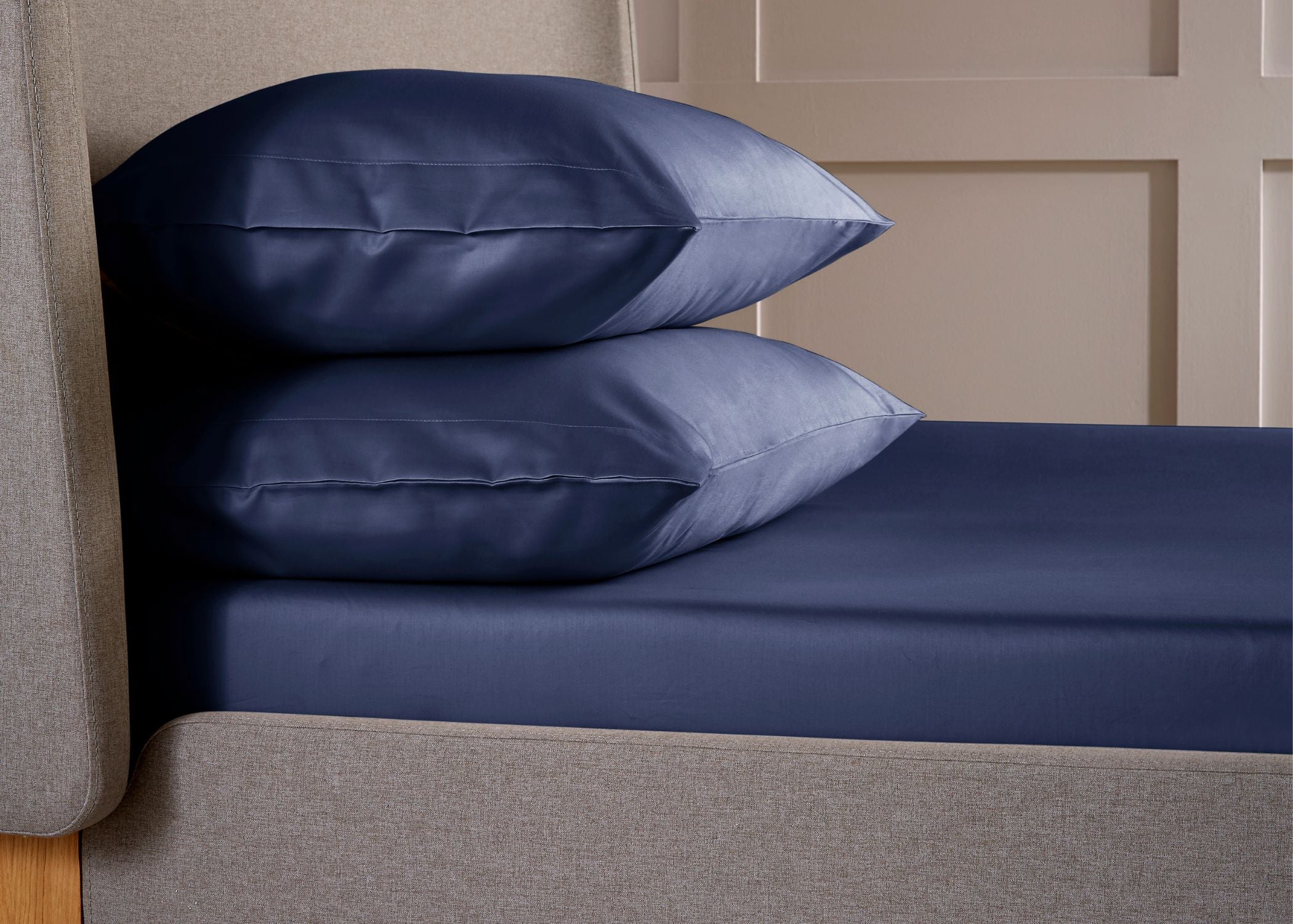 Christy "400 TC Sateen" Plain Dyed Sheets in Navy