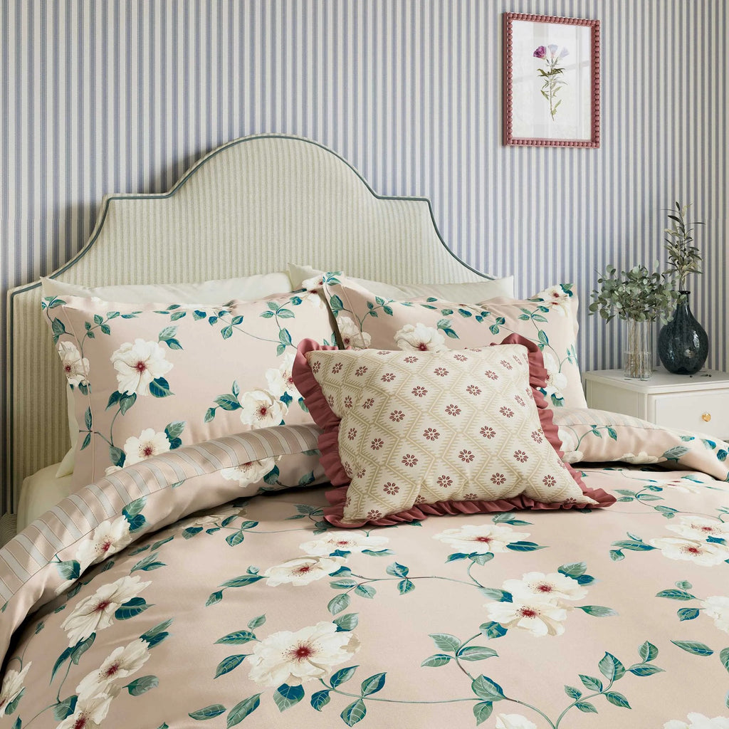 Poets Duvet Cover Set in Blush