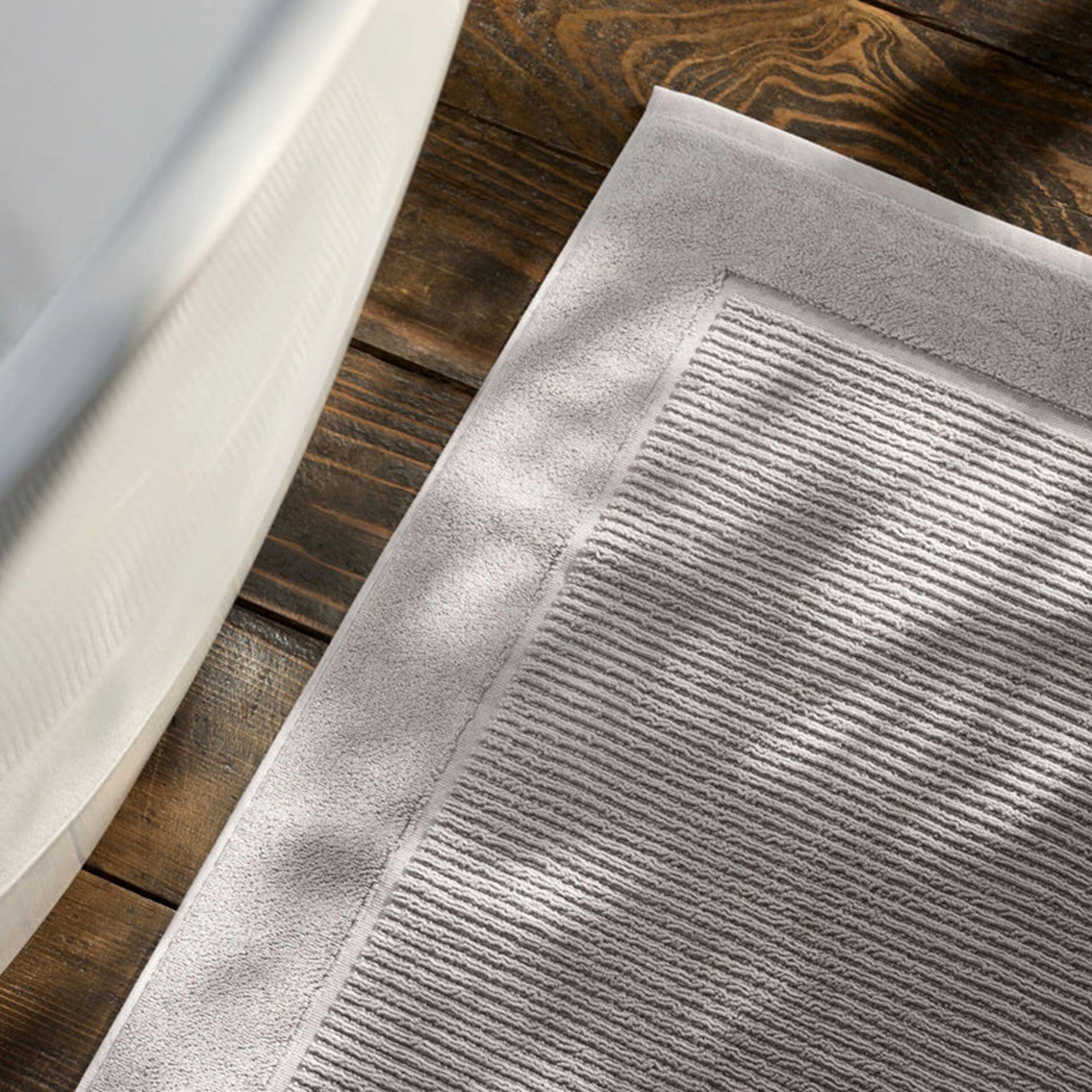 Supreme Bath Towels & Mat Collection in Silver