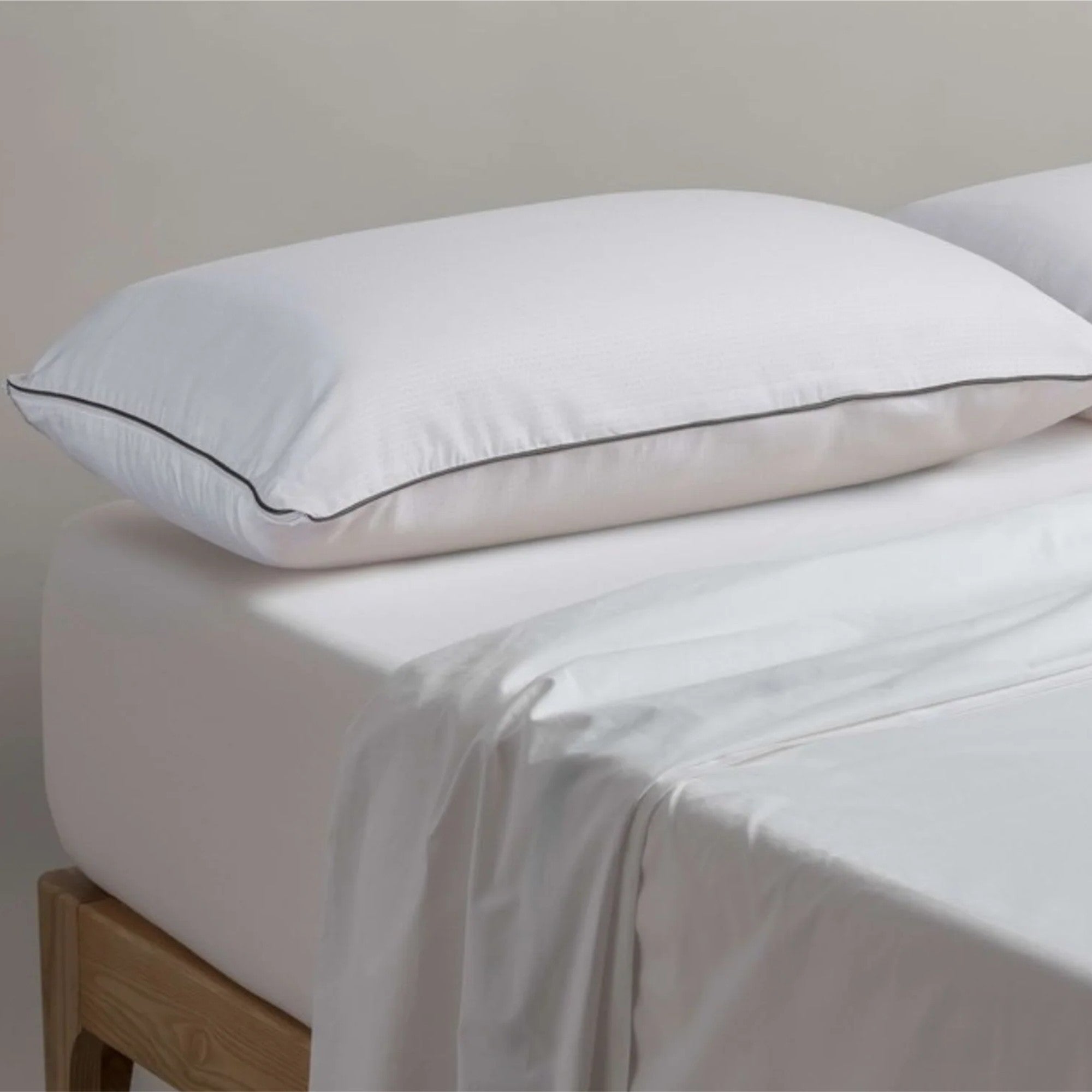 Velfont "Active" Anti-Dustmite Max Standard Pillow (3 firmnesses)