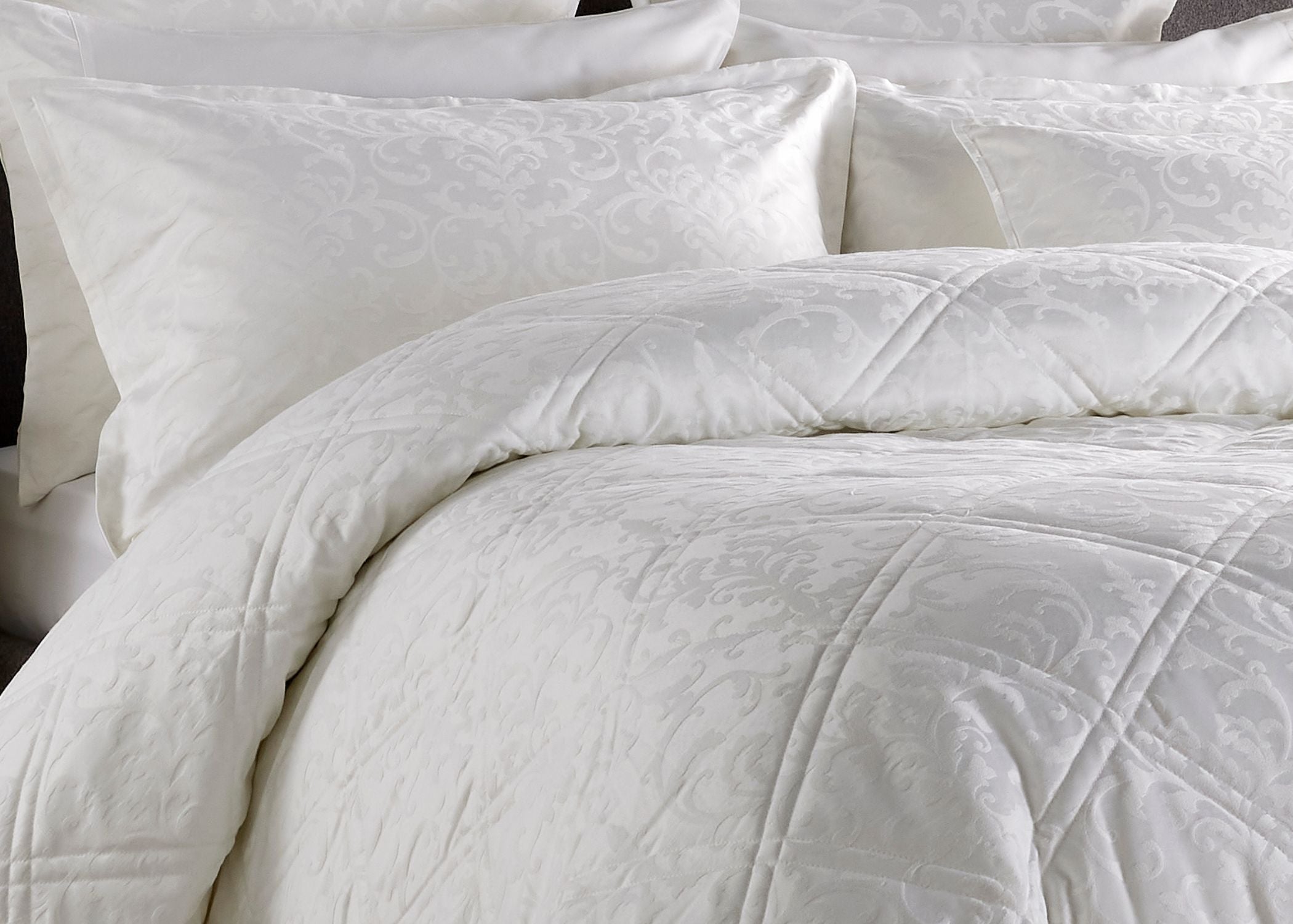 Christy "Venice" Jacquard Bedspread Sets in White