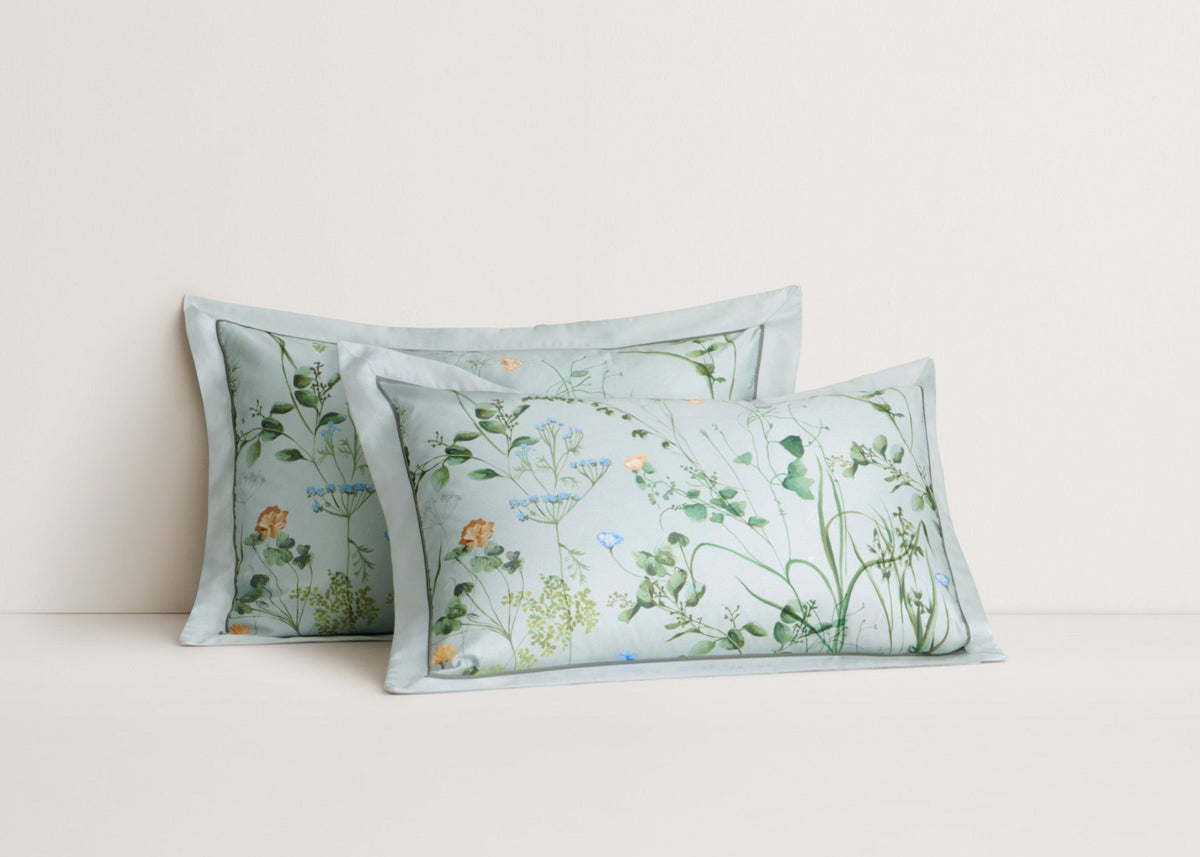 Redding Comforter Set with Fitted Sheet Set in Moonstone